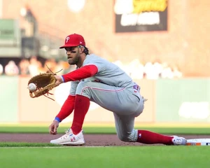 8x10 Photo BRYCE HARPER Philadelphia Phillies MVP All Star - Picture 1 of 1