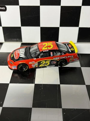 Suelto Joe Nemechek 2003 UAW/Delphi 1/64 Racing Champions Diecast Foto 1 de 3