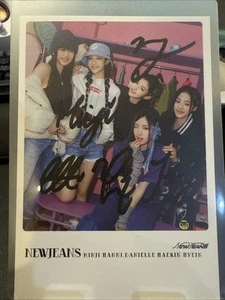 NewJeans All Members handsigniertes Foto 8,9 × 12,7 cm K-POP selten - Doppelauto! - Bild 1 von 2