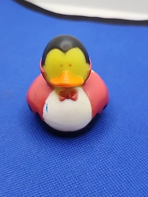 HALLOWEEN VAMPIRO DRACULA GOMA PATO COLECCIONABLE 2"  Foto 1 de 4