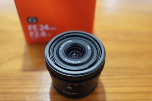 sony 24mm f2.8 g lens - under warranty w Invoice - Picture 1 of 5