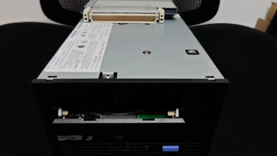 Quantum ADIC 8-00324-01  lto3 FC Fiber Channel Tape Drive  24R2126 for Scalar24 - Image 1 of 3