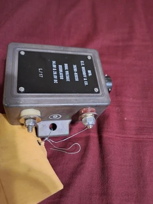 CE Niehoff N3030 Voltage Regulator 76761-N3030 - Image 1 of 3