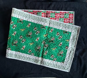 Gesteppter Wende-Tischläufer Weihnachten Mickey Mouse 16 x 46 Zoll - Bild 1 von 2