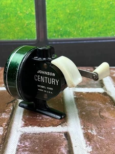 Vintage Johnson Century Model 100B Spincast Fishing Reel Made In USA  - Picture 1 of 10
