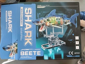Shark Hai beweglich mit Licht Kompatibel 687 Steine mechanisch - Bild 1 von 7