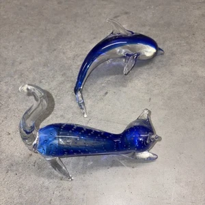 Kunst Glas Delfin und Katze Briefbeschwerer blau und klar Figur Kobaltblau - Bild 1 von 3