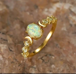 Anillo Luna Ópalo Dorado Circonita Cúbica y Blanco Ovalado Retro Estilo Luz Anillo Talla 6 - Imagen 1 de 2