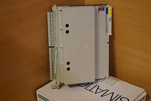 Siemens Simatic S5 6ES5 456-4UA12 // 6ES5456-4UA12 E:01 - Picture 1 of 1