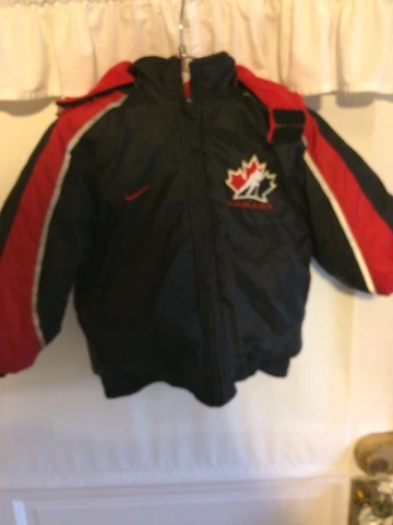 Nike Team Canada Hockey jacket size 4 boys Reversable Cover
