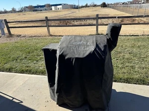 Traeger Lil Tex Elite Pellet Smoker BBQ07E - Picture 1 of 6