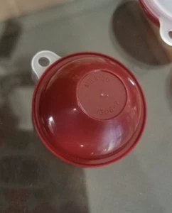 Tupperware Wonderlier Bowl Harvest Cranberry Red Keychain Rare New - Picture 1 of 2