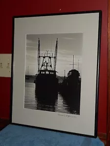 Foto barca da pesca New England firmata Thomas St. Germain vetro incorniciato 21" x 17" - Foto 1 di 12