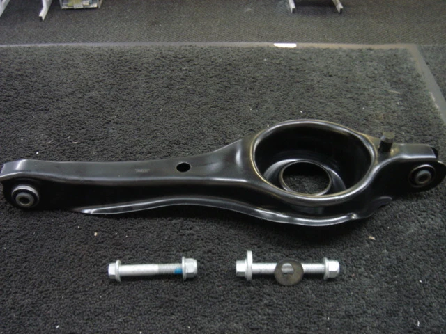 FORD FOCUS MK2 FOCUS CMAX C-MAX 2004ON SUSPENSIÓN EJE TRASERO BRAZO WISHBONE  - Imagen 1 de 1