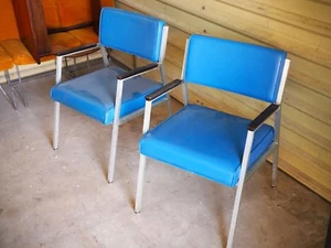 Pair of Vintage Shaw Walker MCM Office Chairs - Picture 1 of 6