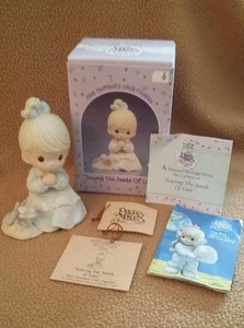 PRECIOUS MOMENTS FIGURINE 1992  "Sowing the Seeds of Love" PM922 - Picture 1 of 9