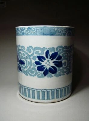 ANTIQUE JAPANESE BLUE & WHITE PORCELAIN JAR. MEIJI PERIOD. 19th C. - Image 1 of 4