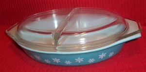 Pyrex Snowflake Divided w/Lid - Picture 1 of 4