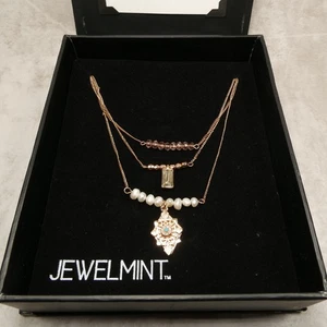 Vintage Jewelmint goldfarbene dreisträngige Perlen Charm Halskette - Bild 1 von 12