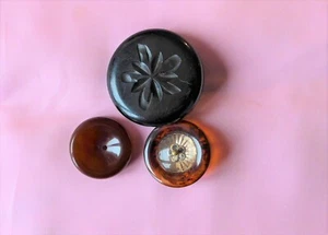 COLLECTABLE vintage 3 ART DECO BAKELITE BUTTONS lucite insert carved tested (27) - Picture 1 of 5