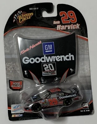 Kevin Harvick #29 Winner's Circle GM Goodwrench 1:64 Car & Hood Magnet New 2005 - Image 1 of 4