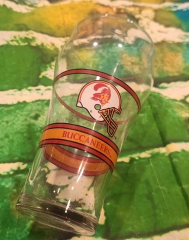 Vintage Tampa Bay Buccaneers Coca-Cola Glass-1992- Old Logo NFL-EUC Cover