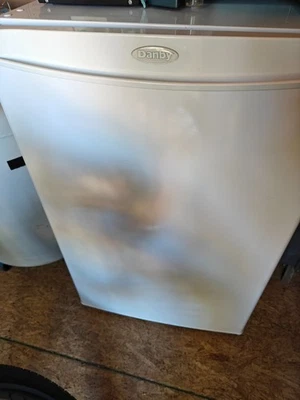 Danby Dar044a4wdd6 4,4 куб. фута Компактный холодильник - белый - Изображение 1 из 2