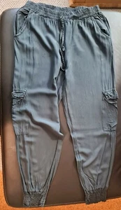 Tolle jedoch schon verblasste schwarze Sommer-Stoffhose in S aus Italien - Bild 1 von 2