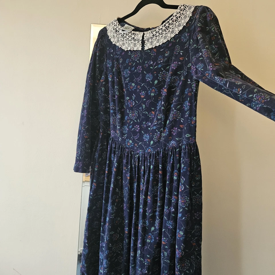 laura ashley corduroy dress UK 14 Vintage Floral Blue Collar 100% Cotton - Image 1 of 4