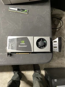 NVIDIA Quadro FX 4800 Video Card 1.5GB DDR3 PCIe DVI Dual Display Port 0Y451H - Picture 1 of 2