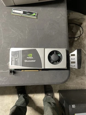 NVIDIA Quadro FX 4800 Video Card 1.5GB DDR3 PCIe DVI Dual Display Port 0Y451H - Image 1 of 2