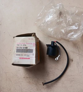 Sensore olio basso Kawasaki OEM NOS 21176-2100 - Foto 1 di 3