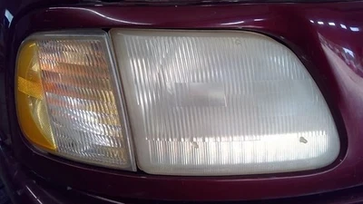 Faro derecho pasajero a través de 6/96 para camioneta Ford F150 97 1463667 Foto 1 de 4