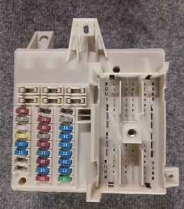 2009 09-13 GMC Acadia Interior Cabin Fuse Relay Box 25923394 OEM - Picture 1 of 7