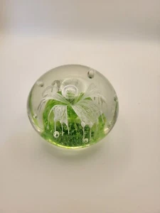 Gorgeous green and white paperweight! - Picture 1 of 1