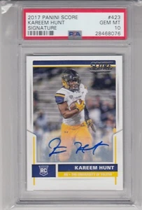 2017 Score Kareem Hunt RC Auto Kansas City Chiefs 423 PSA 10 - Bild 1 von 2