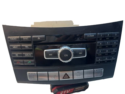 Mercedes-Benz W212 Navigation GPS Navi Radio A2129008524 - Bild 1 von 4