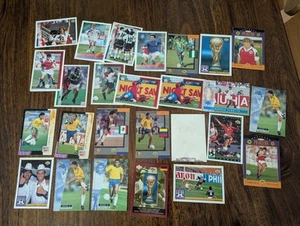 Circa 300 Carte Mondiali Upper Deck Calcio 1993 e 1994 - Bel Assortimento! - Foto 1 di 24