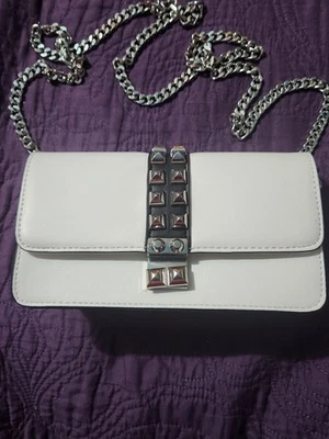 BOLSO FOREVER 21 BLANCO Y NEGRO. Foto 1 de 4