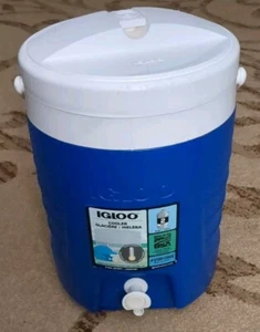 Igloo 2-Gallon Sport Beverage Jug with Blue/White - Picture 1 of 3