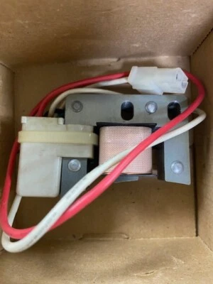 Genuine OEM Lawn-Boy Toro OMC Part 683095 Alternator Coil Foto 1 de 3