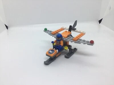 LEGO City 30310 Arctic Scout with Minifigure- COMPLETE - Image 1 of 4