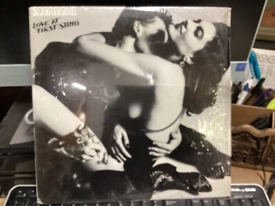 Scorpions “Love at First Sting” 1984 VG vinyl lp..8149811M1 Foto 1 de 3
