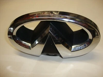 2011 2012 2013 2014 2015 Infiniti QX56 QX50 EMBLEMA REJILLA CROMADA/CÁMARA OEM Foto 1 de 4