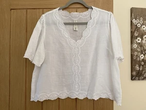 Joie Ladies White Short Sleeve V Neck Relaxed Summer Blouse Top Size Medium - Picture 1 of 9
