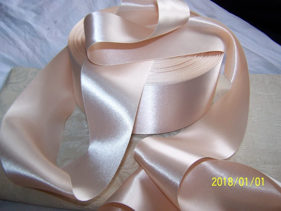 ANCIEN RUBAN EN SATIN DOUBLE FACE. SPLENDIDE. HAUT DE GAMME. Rose tendre. N°115 - Photo 1/1