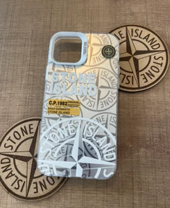 Coque Stone Island Blanc Argent Gris iPhone 13 | Livraison Offerte - Zdjęcie 1 z 4