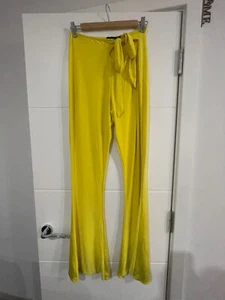 Wavey: Gelbe Damenhose mit Glockenboden. UK Größe 10. Lang. - Bild 1 von 3