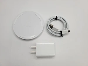 Belkin BOOSTCHARGE 10W Fast Wireless Charging Pad for Apple Samsung LG White - Picture 1 of 7