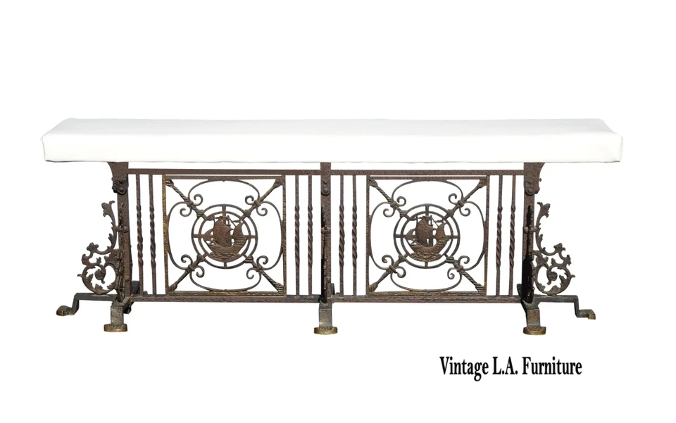 Banco de hierro forjado ornamentado Oscar Bach de colección con tela de vinilo blanco nueva Foto 1 de 4